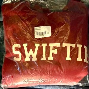 Taylor Swift SWIFTIE Official Crewneck Sweatshirt Sz XL Red Taylors Version